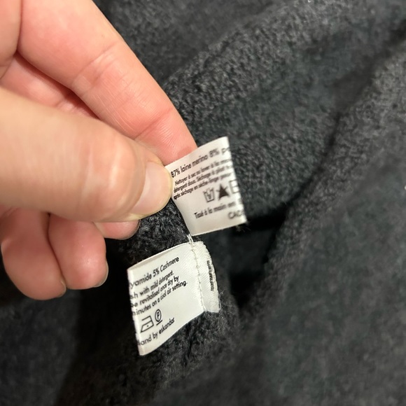 Eskandar cardigan - Picture 3 of 5